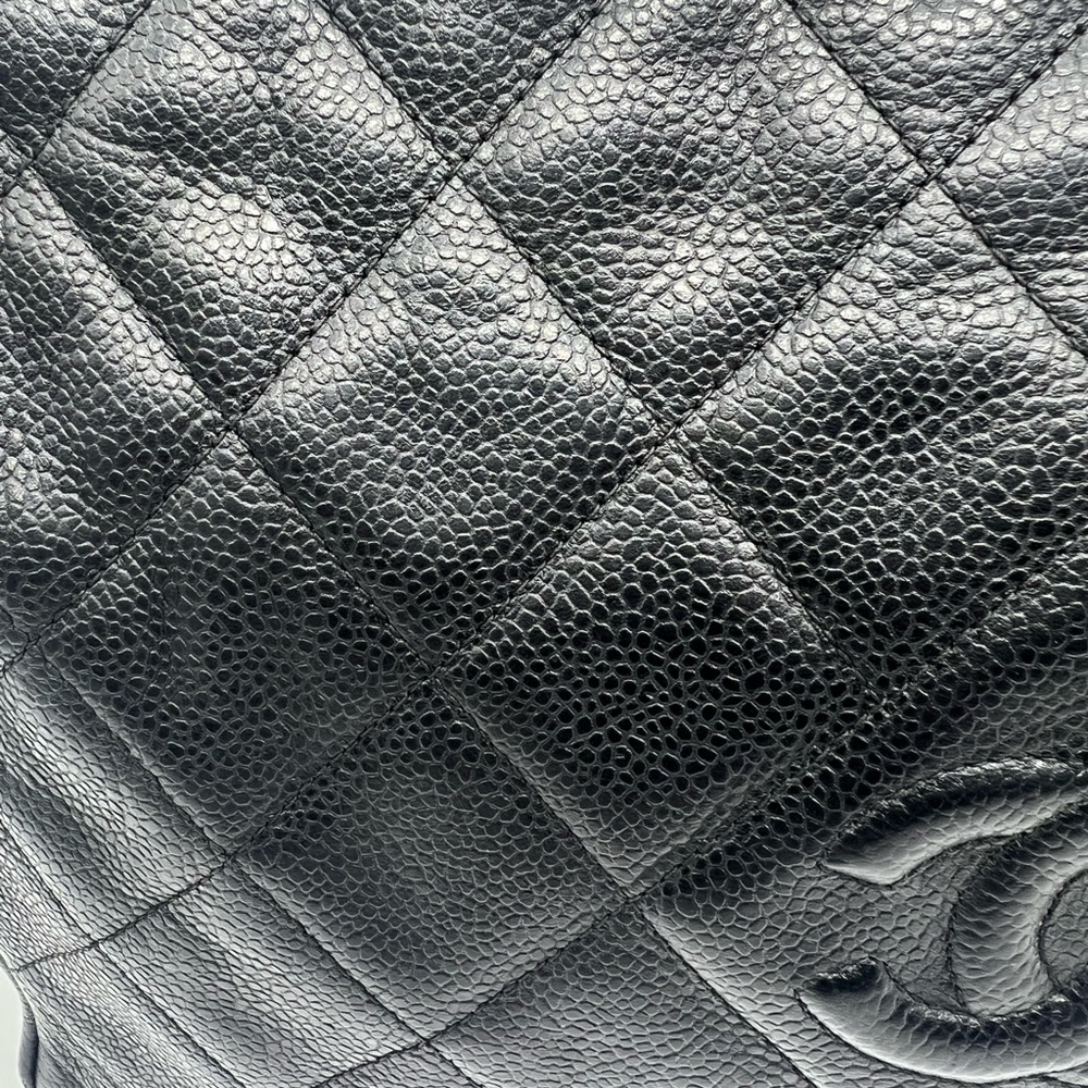 CHANEL VINTAGE Matelasse Black Caviar Leather Golden Ball Shoulder Crossbody Bag - Picture 6 of 17